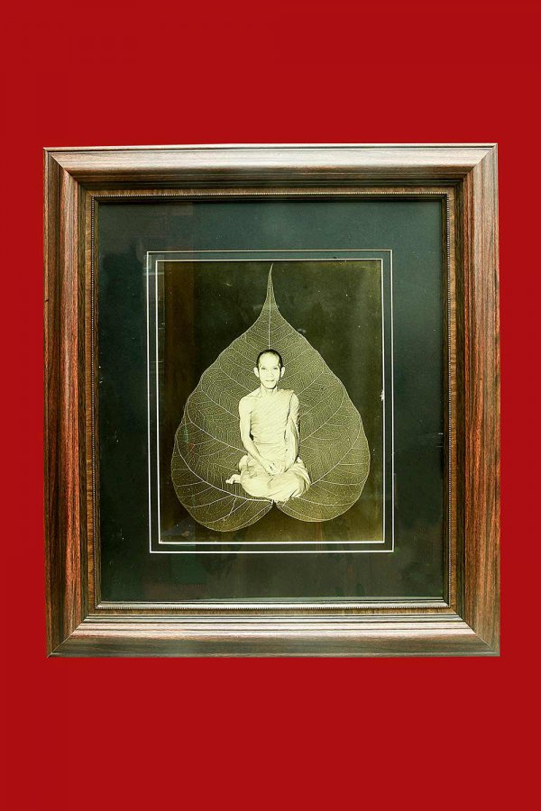 รูปถ่ายท่านเจ้าคุณนรฯ ขาวดำ ขนาด12x15 นิ้ว